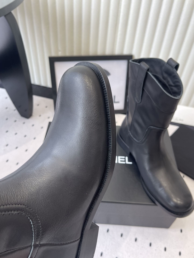 Ch**el boots